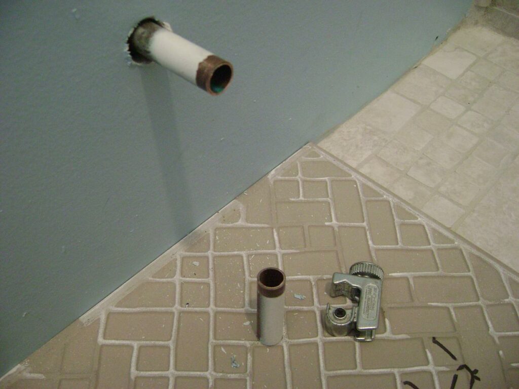 Basement Bathroom Plumbing: Toilet Water Supply Pipe Cut to Length