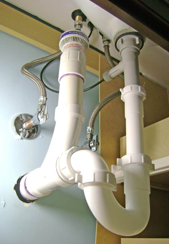 Bathroom Sink Plumbing: Faucet Connectors, Air Vent and P-trap