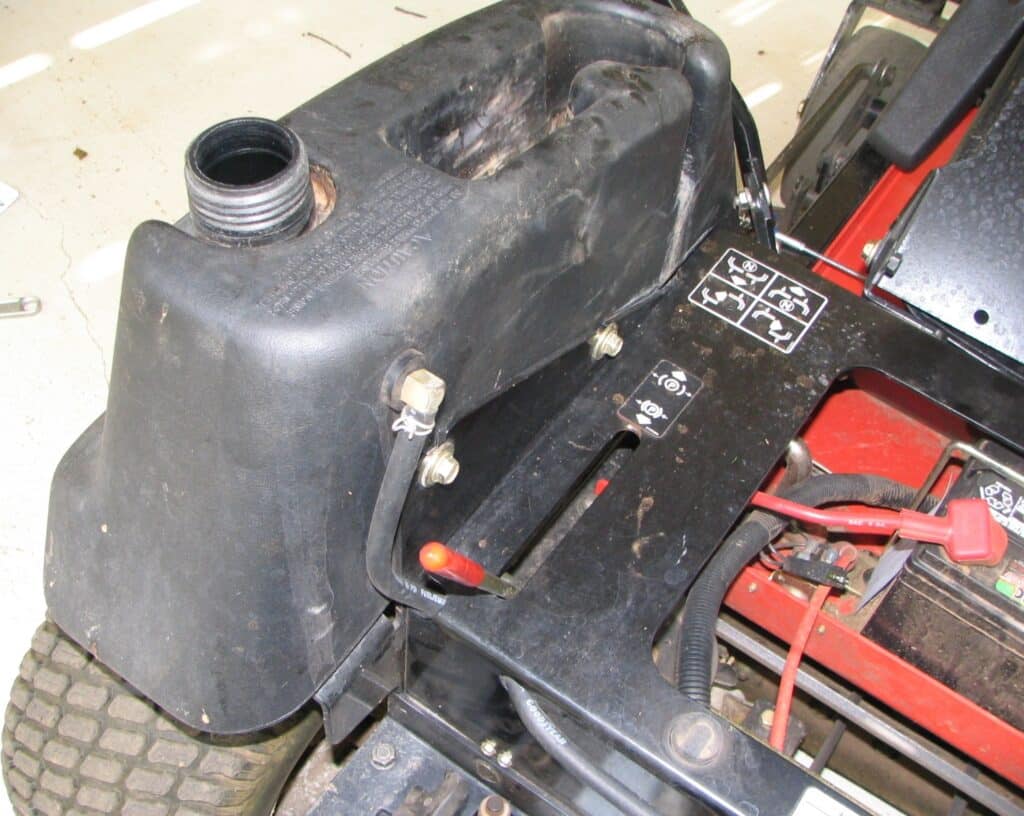 Fuel Hose and Fuel Fitting - Gravely ZT1640