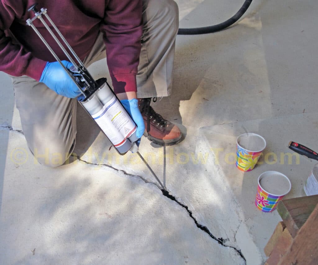 Fixing the Concrete Slab Crack with Emecole 555