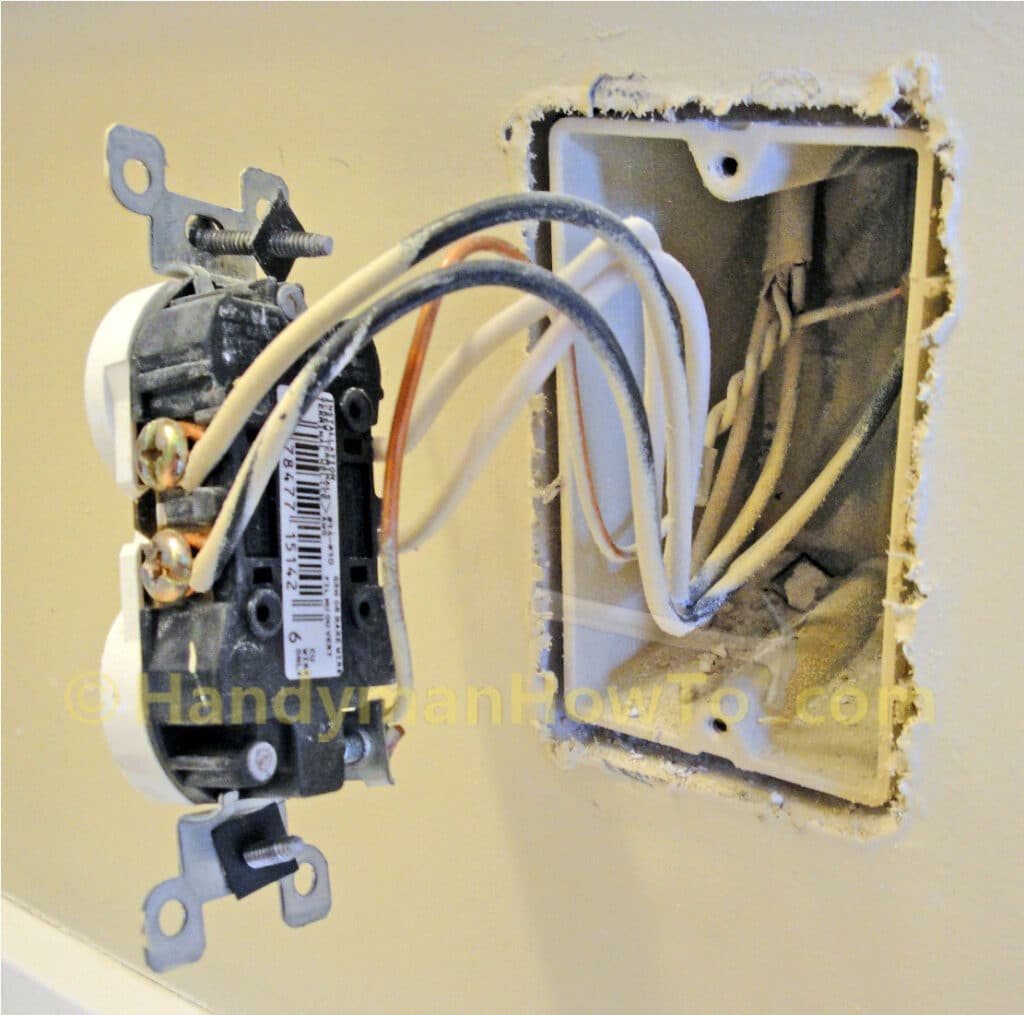 Sidewired Electrical Outlet in Series