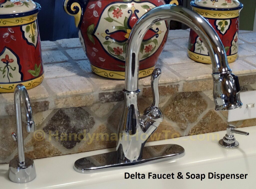 Delta LeLand 9178-DST Single Handle Kitchen Faucet and Soap Dispenser RP1001